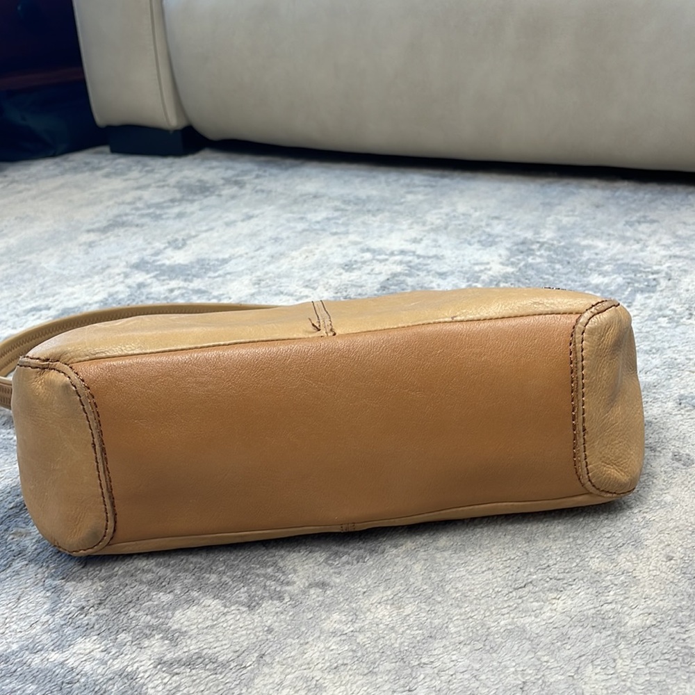 SOLD The Sak Scotch Iris Tan Beige Leather Hobo Shoulder Bag Minimalist Casual - Picture 4 of 16